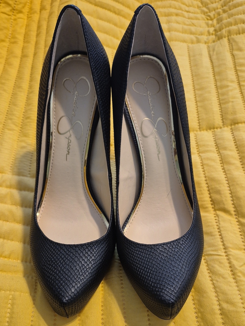 Jessica Simpson Black Textured Pointed Pumps